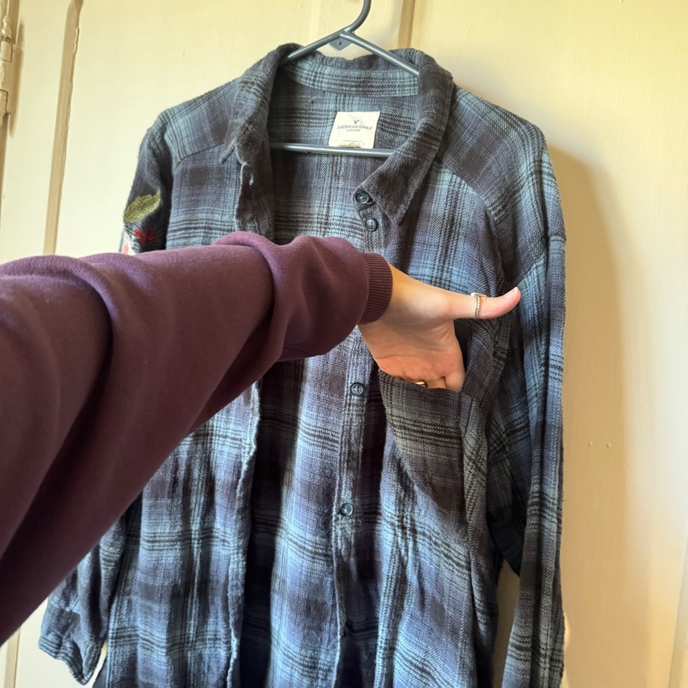 American Eagle Distressed Flannel with Flower Patches - Picture 4 of 9